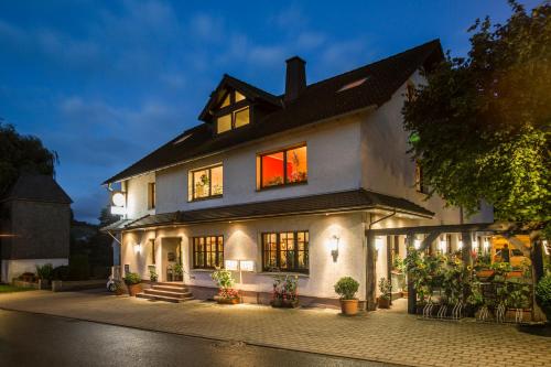 B&B Büren - Gasthof im Almetal - Bed and Breakfast Büren