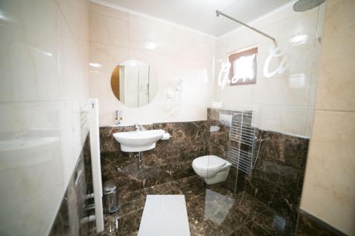 Guest House Ćiro - image 10