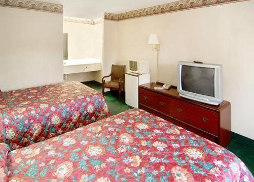Econo Lodge Lynchburg - Accommodation