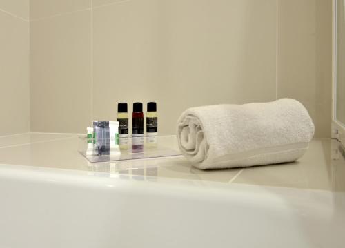 Studio Apartment image 10