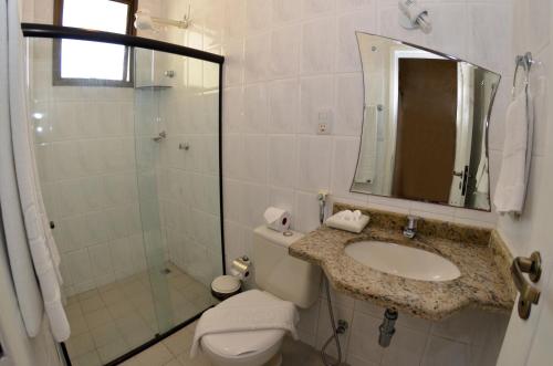 Deluxe Double or Twin Room image 7