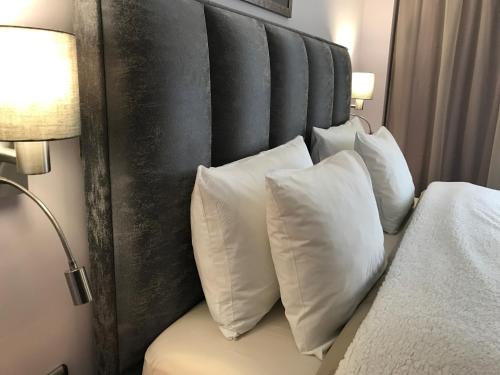 Art 'Otel Room Type - Apartment with Terrace and City View - Free Airport Transfer & VIP package
