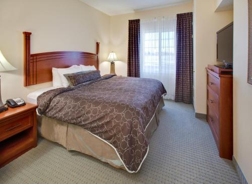 Staybridge Suites Fargo an IHG Hotel - image 5