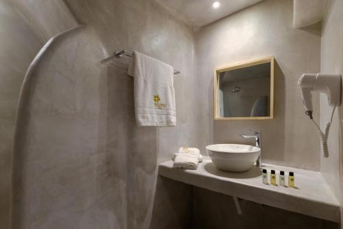 Iriana Suites - main image