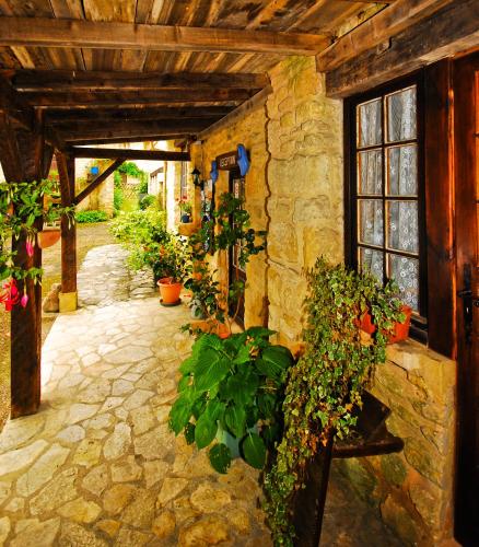 Auberge de Castel-Merle in Sainte-Croix (Aquitaine)