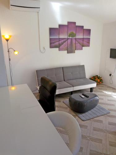 Apartments Mara i Ante – khách sạn tại Primosten Burnji