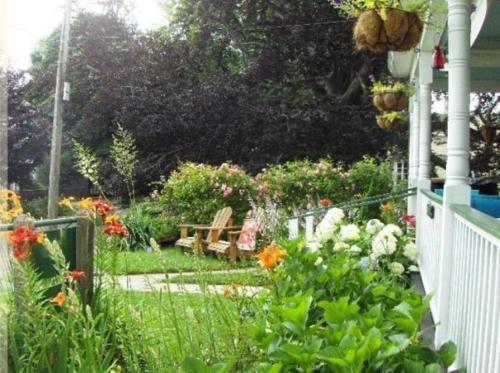 The Stirling House Waterfront Inn Greenport - 정원