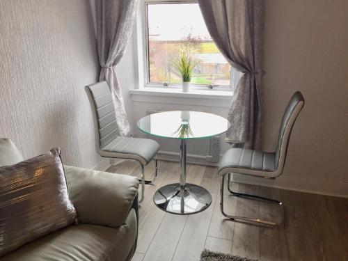 RIVER CLYDE VIEWS - PRIVATE & SPACIOUS APARTMENT