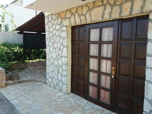  Apartments Fran in Vrboska
