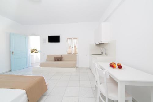Orion Naxos Hotel - image 4