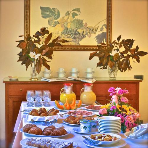 Hotel Villa Fiorisella – Poveromo, WI