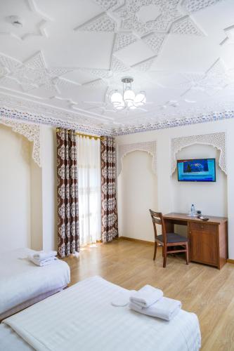 room detail thumbnail 1