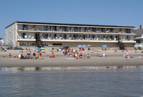 Atlantic Oceanfront Motel Wells Beach - image 2