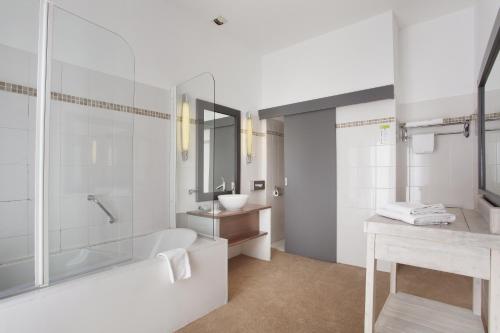Hôtel La Villa Tosca - image 11