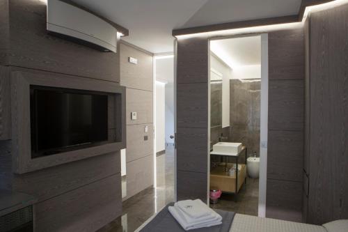B&B Upper - image 12