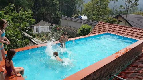 Swimming pool, Huy Trung Homestay in Bac Ha (Lao Cai)