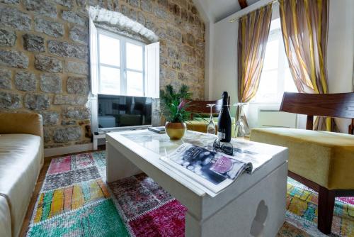 Suite, executive