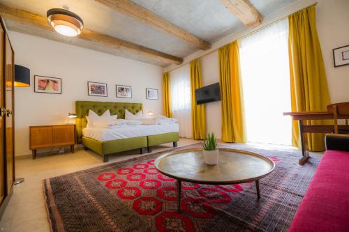 room detail thumbnail 0