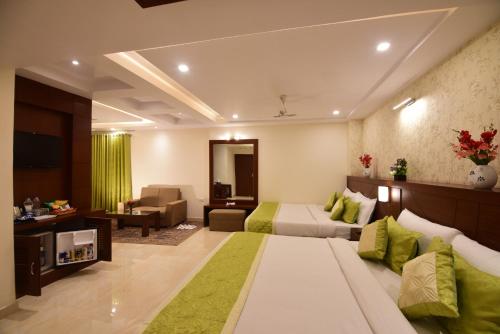 Hotel Varanasi Inn in Benares