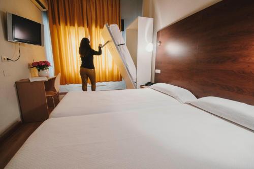 Hotel Embajador Located in El Diezmo, Hotel Embajador is a perfect starting point from which to explore Almeria - Costa De Almeria. The property offers guests a range of services and amenities designed to provide com