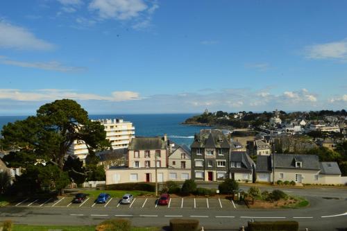 photo chambre Kerwelmor, appartement avec vue sur la mer