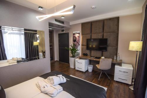 Hotel Mirror Skopje Room Type - Standard Double Room - Free Airport Shuttle Hotel Mirror Skopje Room Type - Standard Double Room - Free Airport Shuttle