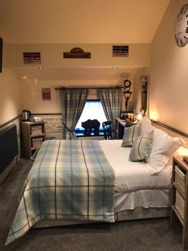 138430436 South Causey Inn