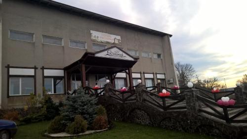 Dnister Hotel Complex in Zhvanets'