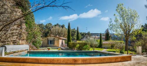 Accommodation in Fontaine-de-Vaucluse