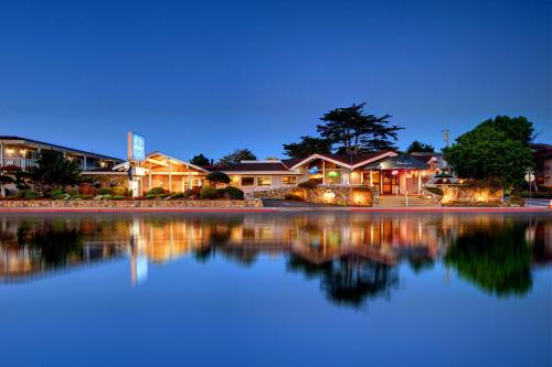 Monterey Bay Lodge