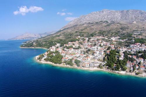 Apartments by the sea Stanici Omis - 10305 - image 8