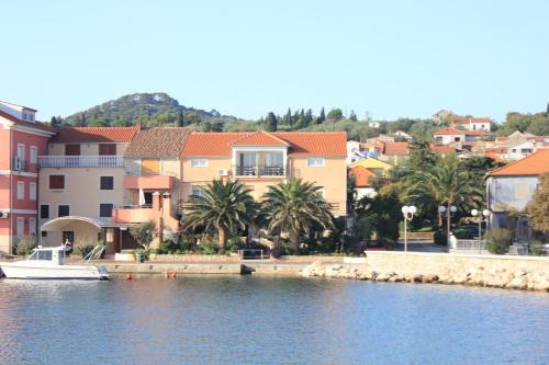 Apartments by the sea Poljana Ugljan - 8450 Sestrunj