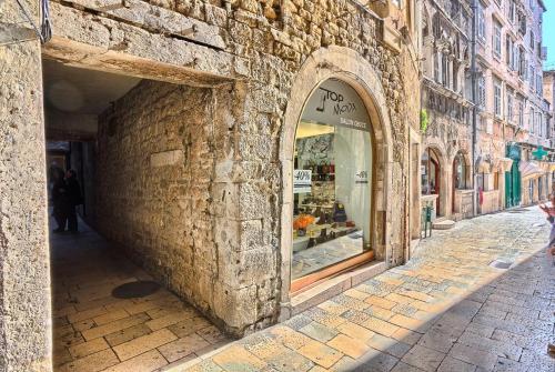 Rooms with WiFi Split - 12373, Split (photo 5)