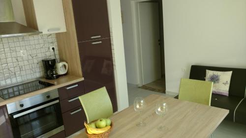  Apartments with a parking space Punat, Krk - 14142 in Punat
