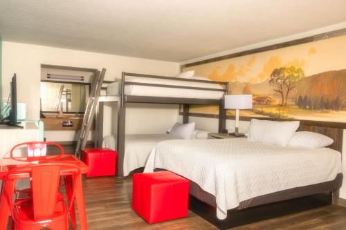2 queen beds