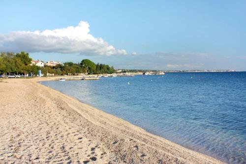 Apartments by the sea Turanj Biograd - 5740 - image 2