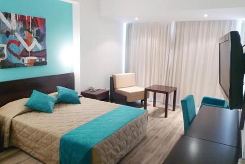 Photo 0 Crystal Springs Beach Hotel