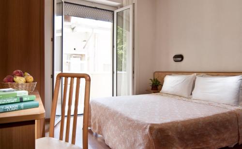 Double or Twin Room image 4