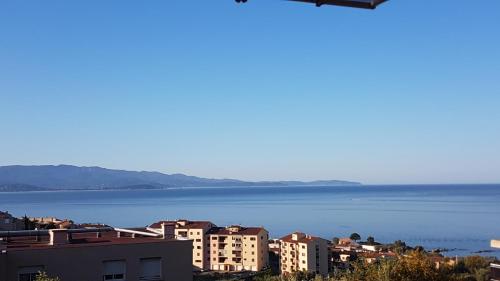 Appartement Ajaccio vue mer panoramique - Location saisonnière - Ajaccio