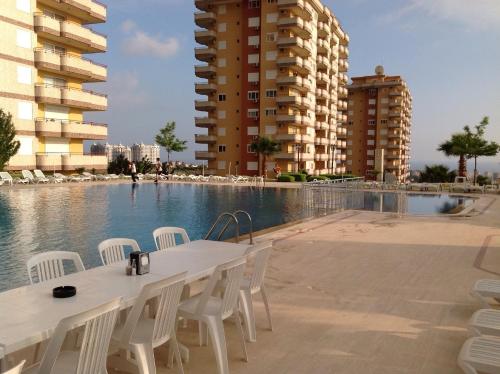  Holiday Village in Mahmutlar