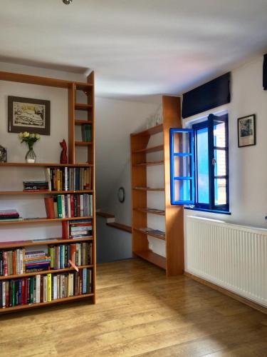 Apartment 23 - main image