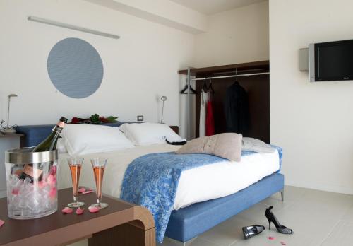 Blu Suite Hotel - image 5
