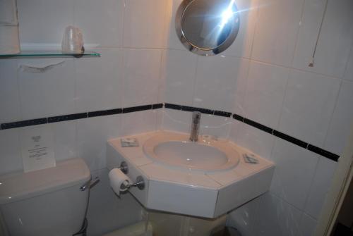 Brecon Hotel Rotherham Sheffield - image 7