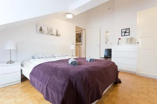 Duplex Apartment - 3 Bedrooms - Bright Living Room in Wien, Österreich