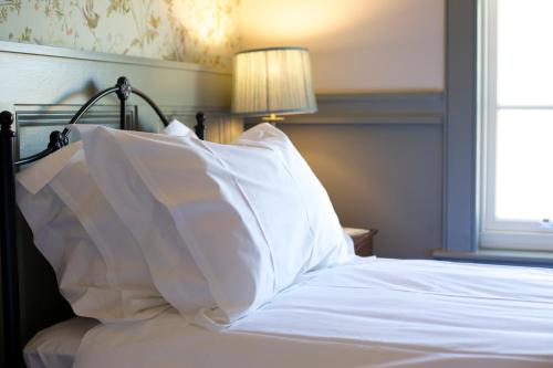 2 twin beds