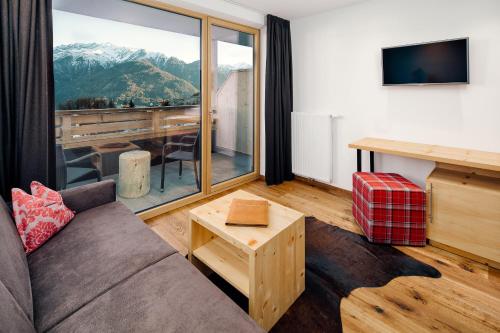 Hotel Sedona Lodge B&B inkl Super Sommer Card Seilbahnticket Room Type - Junior Suite with Balcony Hotel Sedona Lodge B&B inkl Super Sommer Card Seilbahnticket Room Type - Junior Suite with Balcony