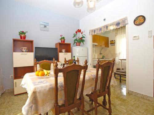 Apartments Blazenka 1270 - image 9