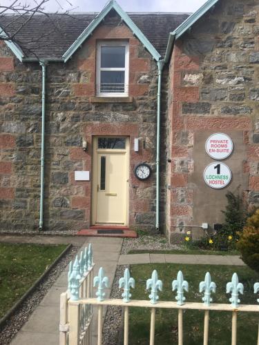 1 Lochness Rooms&Hostel - Accommodation - Drumnadrochit