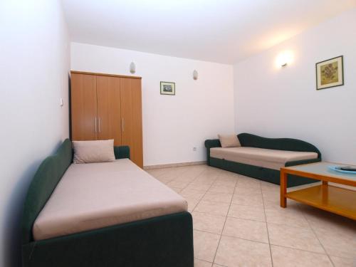 Apartment Alma 1600