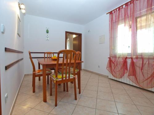 Apartment Alma 1600